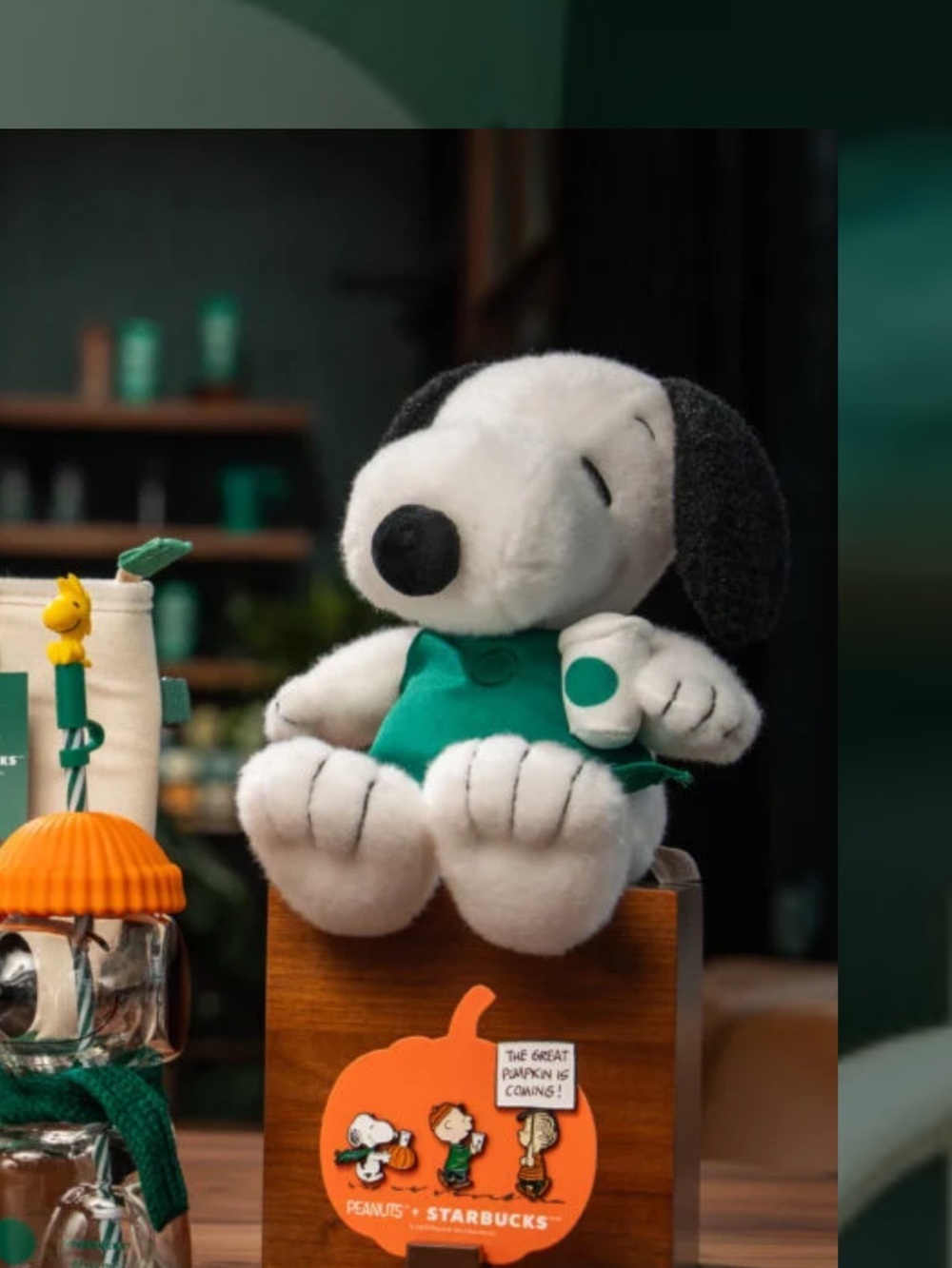 NWT Starbucks x Peanut Snoopy Plush